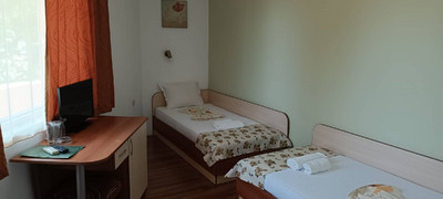 Семеен хотел и Къща Детелини Двойна стая с 2 отделни легла